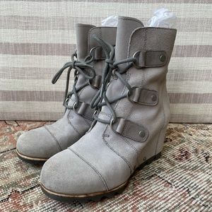 SOREL Waterproof lace-up wedge heel